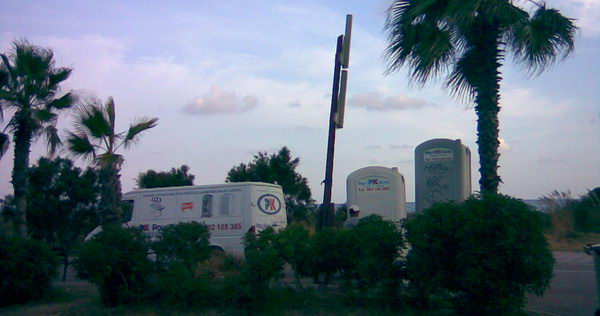 Retirada dels WC qu&iacute;mics del passeig mar&iacute;tim de Gav&agrave; Mar (17 de Setembre de 2008)